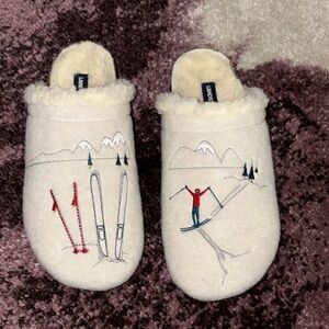 Lands' End Cream Ski Embroidered Slippers